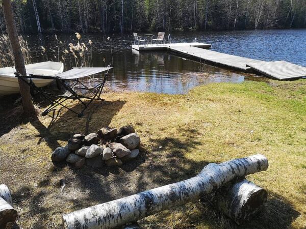 Ferienhaus am Wasser mit eigener Sauna und Boot